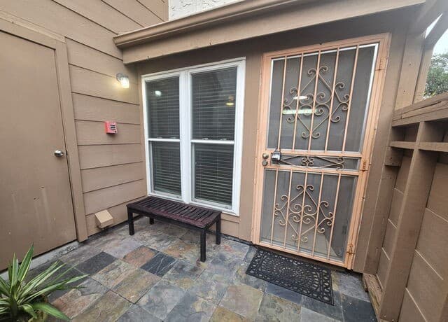 1-bedroom rental at 4107 Medical Unit 7107 in San Antonio, TX — photo 2