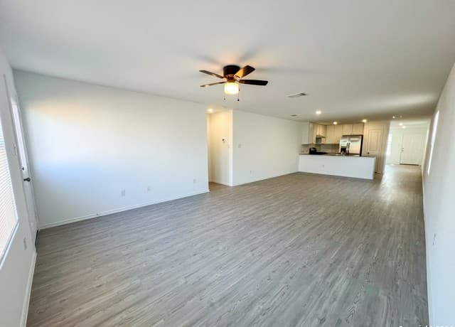 4-bedroom rental at 9811 Sanborn Grist in San Antonio, TX — photo 5