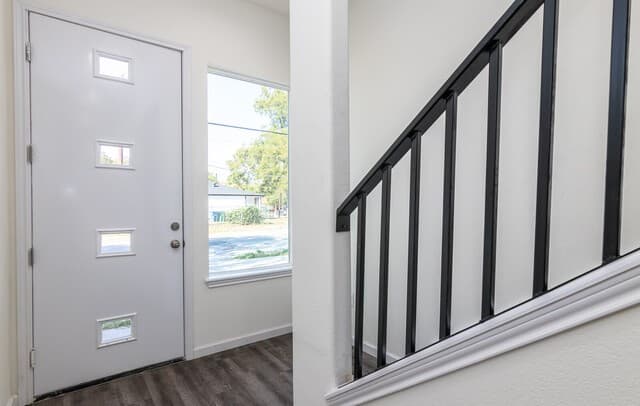 3-bedroom rental at 1618 Dakota Unit 102 in San Antonio, TX — photo 2