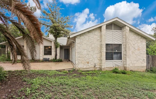 3-bedroom rental at 8510 Watchtower in San Antonio, TX — photo 2