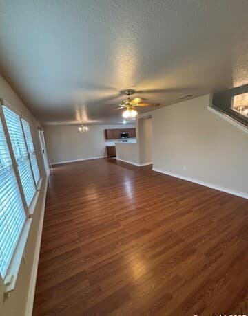 4-bedroom rental at 11107 Liberty Fld in San Antonio, TX — photo 4