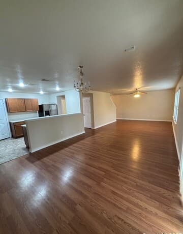 4-bedroom rental at 11107 Liberty Fld in San Antonio, TX — photo 5