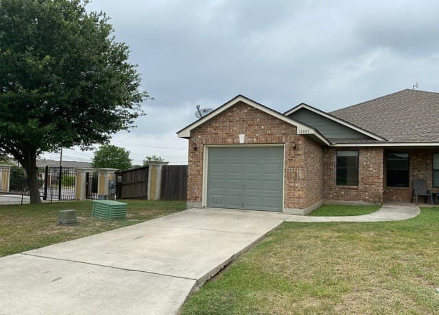 3-bedroom rental at 11447 Creek Eagle in San Antonio TX
