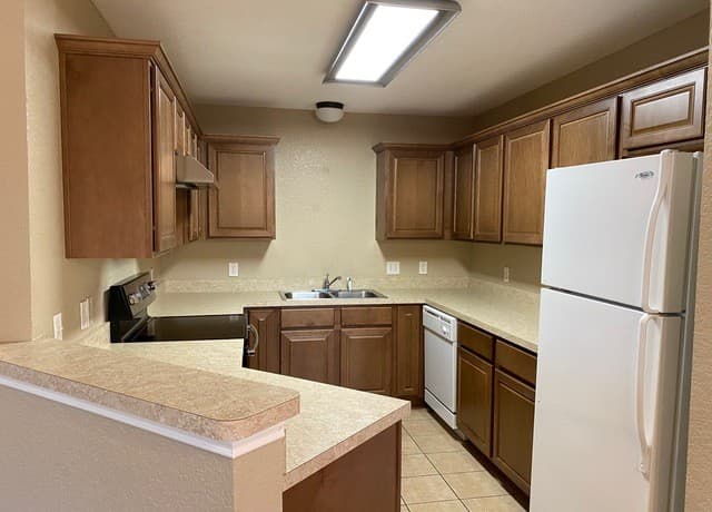 3-bedroom rental at 11447 Creek Eagle in San Antonio, TX — photo 5