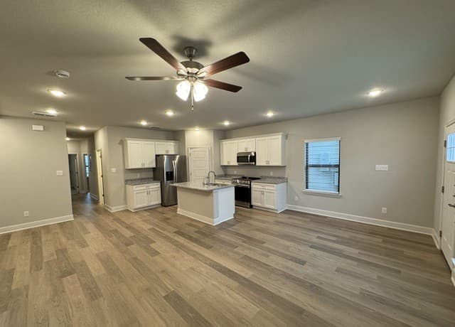 3-bedroom rental at 7153 Magnolia Crk Unit 101 in San Antonio, TX — photo 4