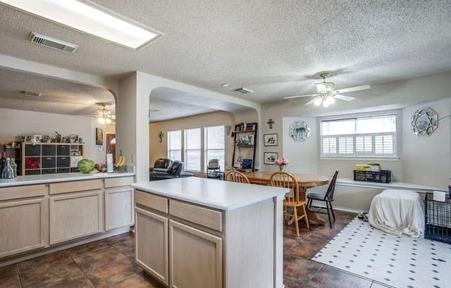 3-bedroom rental at 12515 Persimmon Fall in San Antonio, TX — photo 4