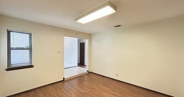 3-bedroom rental at 5111 Timber Trace St in San Antonio, TX — photo 5