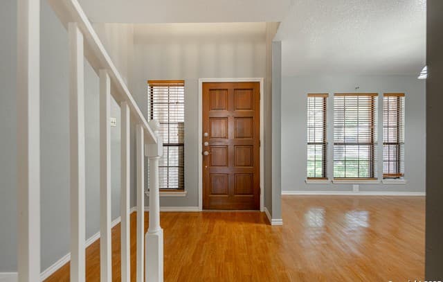 3-bedroom rental at 2717 Poplar Grove in Schertz, TX — photo 3
