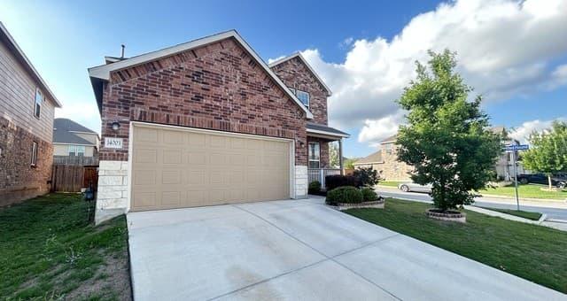 4-bedroom rental at 14003 Knob Crk in San Antonio TX
