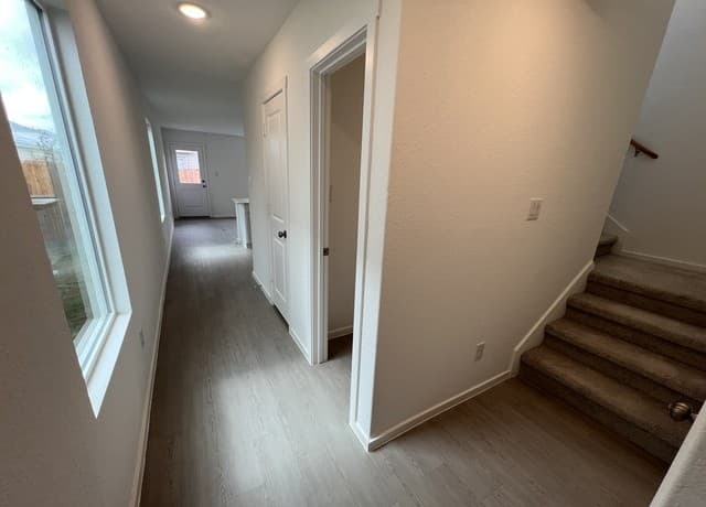 3-bedroom rental at 3008 Carnelian Trail in San Antonio, TX — photo 2