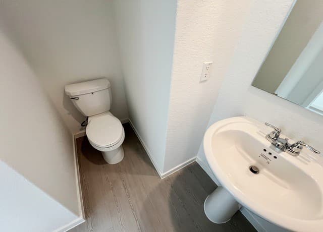3-bedroom rental at 3008 Carnelian Trail in San Antonio, TX — photo 3