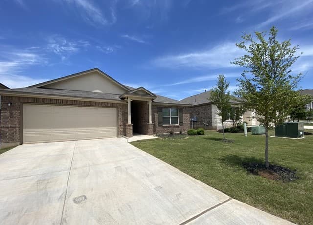 3-bedroom rental at 6015 Akin Stroll in San Antonio, TX — photo 2
