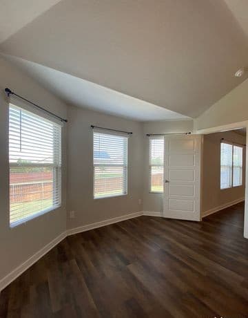 3-bedroom rental at 6015 Akin Stroll in San Antonio, TX — photo 5