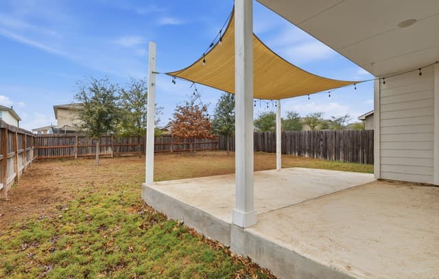 4-bedroom rental at 15426 Shortwing in San Antonio, TX — photo 3