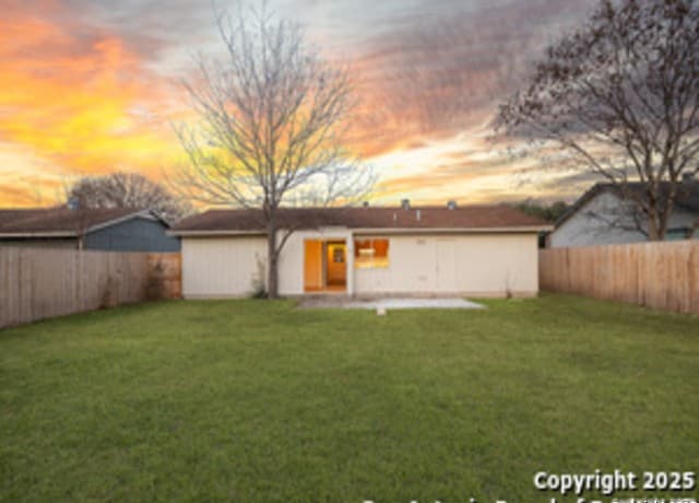 3-bedroom rental at 5814 Cliffdale Dr in San Antonio, TX — photo 4
