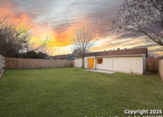 3-bedroom rental at 5814 Cliffdale Dr in San Antonio, TX — photo 5