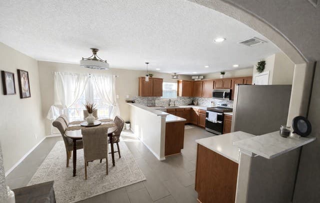 4-bedroom rental at 2247 Red Rock Xing in San Antonio, TX — photo 5