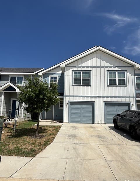 3-bedroom rental at 13314 Stadium Cove Unit 102 in San Antonio TX