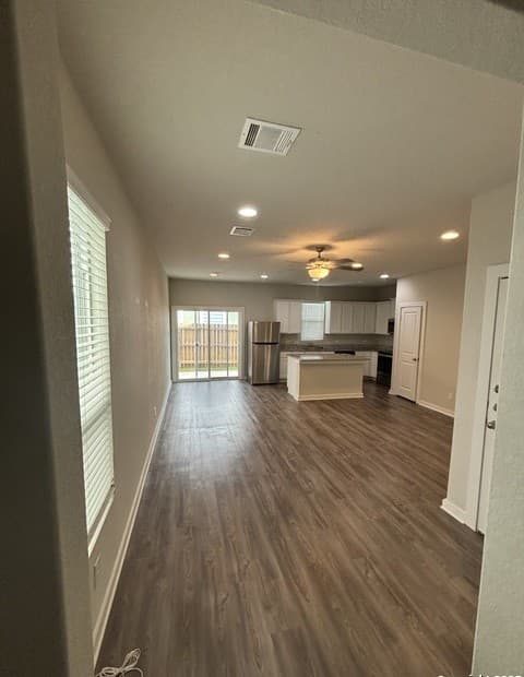 3-bedroom rental at 13314 Stadium Cove Unit 102 in San Antonio, TX — photo 3
