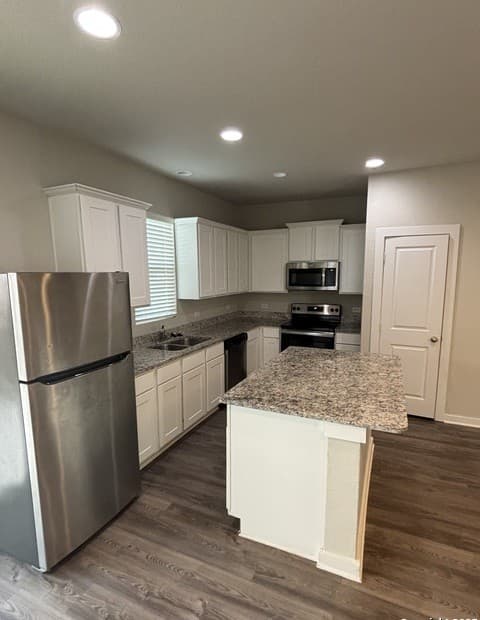 3-bedroom rental at 13314 Stadium Cove Unit 102 in San Antonio, TX — photo 5