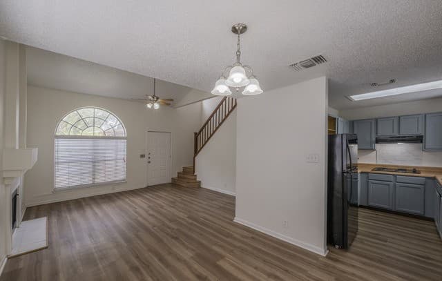 3-bedroom rental at 4058 Mystic Sunrise Dr in San Antonio, TX — photo 2