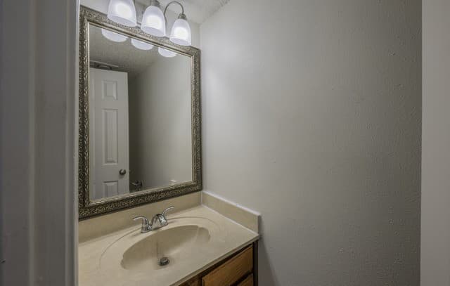 3-bedroom rental at 4058 Mystic Sunrise Dr in San Antonio, TX — photo 5