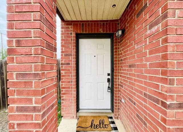 3-bedroom rental at 6106 Secret Shores in San Antonio, TX — photo 2