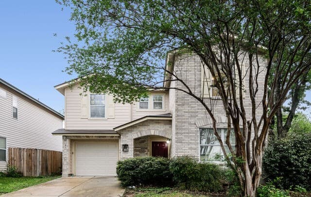 3-bedroom rental at 34 Basin Elm in San Antonio, TX — photo 2
