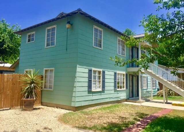 1-bedroom rental at 805 Eleanor Ave Unit B in San Antonio, TX — photo 1