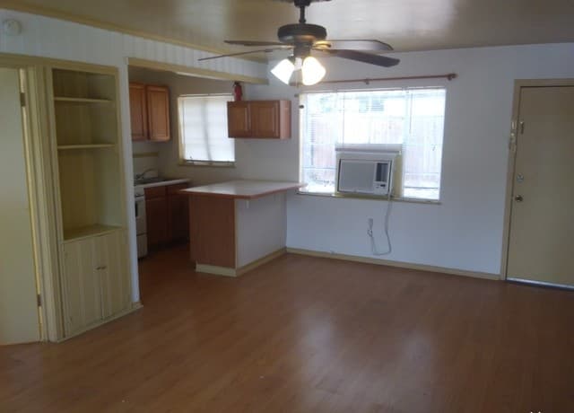 1-bedroom rental at 805 Eleanor Ave Unit B in San Antonio, TX — photo 4