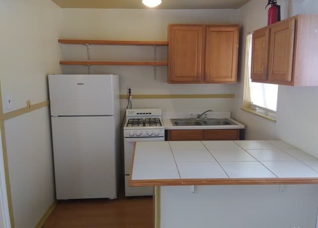 1-bedroom rental at 805 Eleanor Ave Unit B in San Antonio, TX — photo 5