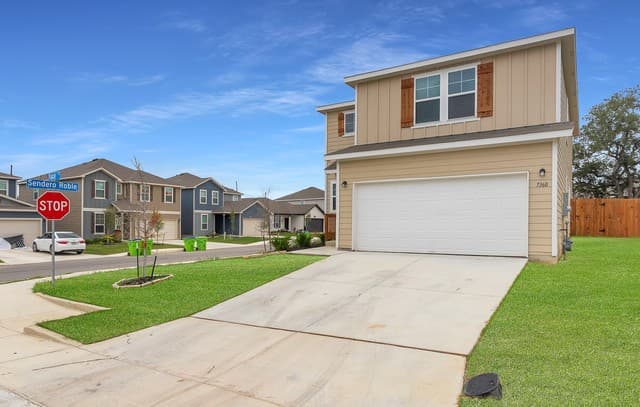 4-bedroom rental at 7360 Yucca Pl in San Antonio, TX — photo 3