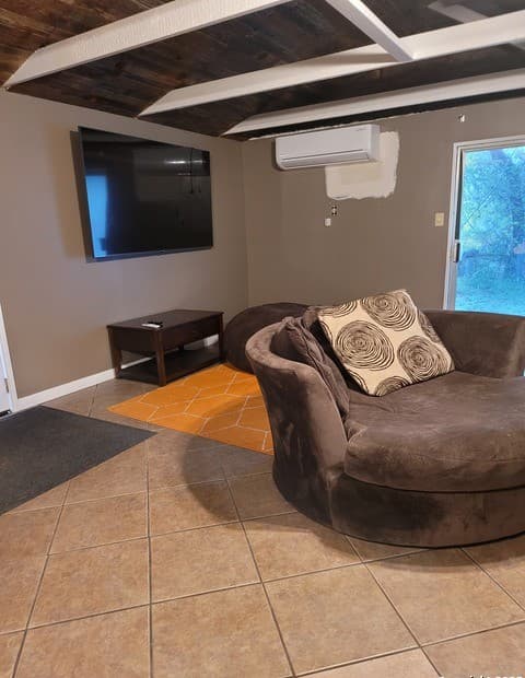 1-bedroom rental at 11489 S Foster Rd Unit LOT 3 in San Antonio, TX — photo 5