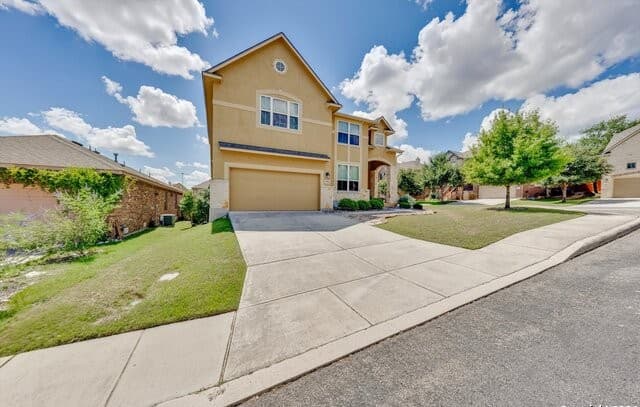 5-bedroom rental at 23902 Alpine Ldg in San Antonio, TX — photo 3