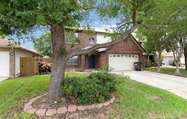 3-bedroom rental at 11219 Taylor Crest in San Antonio, TX — photo 2