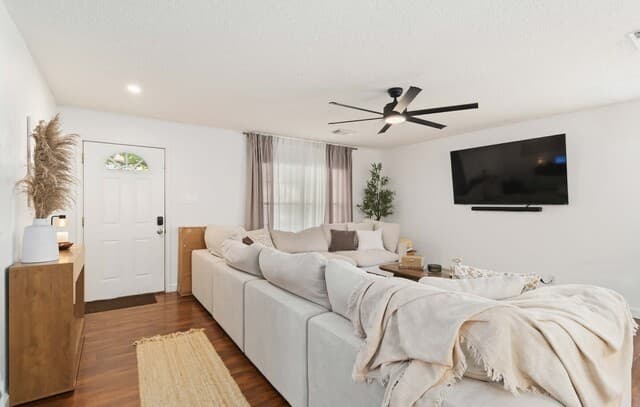 3-bedroom rental at 11219 Taylor Crest in San Antonio, TX — photo 5