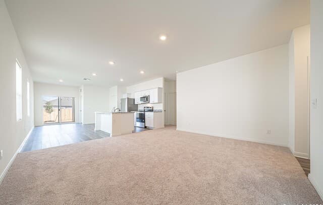 3-bedroom rental at 7518 Boa Holw in San Antonio, TX — photo 4
