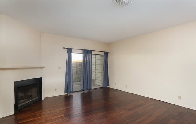 2-bedroom rental at 11815 Vance Jackson Unit 2404 in San Antonio, TX — photo 5