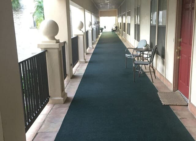 2-bedroom rental at 100 W El Prado Unit 203 in San Antonio, TX — photo 2