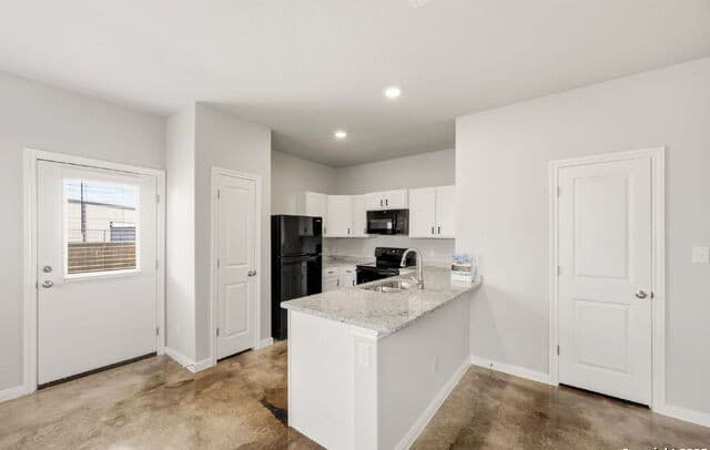 3-bedroom rental at 8030 Dial Ike Dr Unit 502 in San Antonio, TX — photo 5