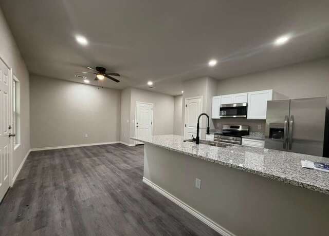 3-bedroom rental at 7610 Windsor Oaks in San Antonio, TX — photo 5