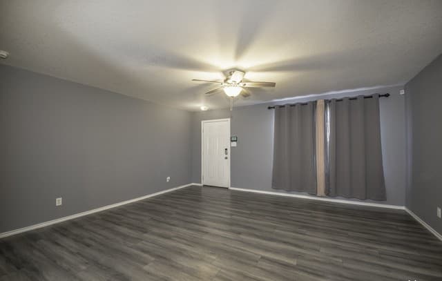 3-bedroom rental at 5402 Harefield Dr in San Antonio, TX — photo 3
