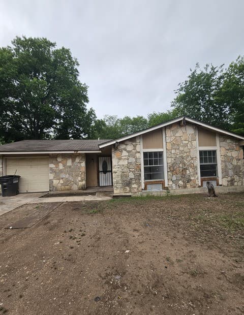 3-bedroom rental at 8635 Painted Teepee St in San Antonio TX