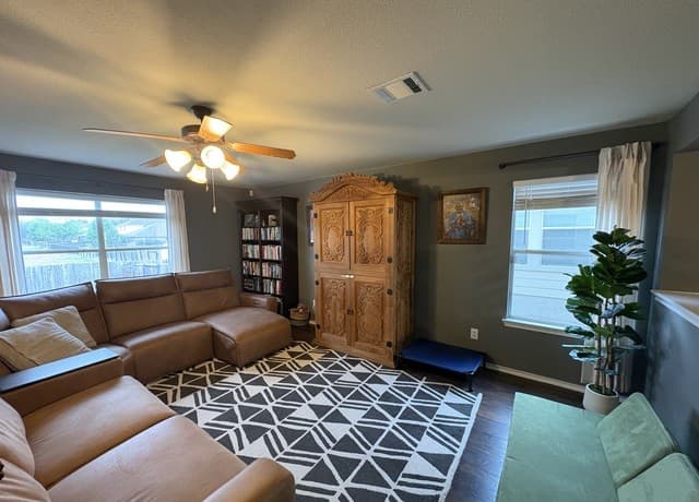 4-bedroom rental at 220 Anvil Pl in Cibolo, TX — photo 2
