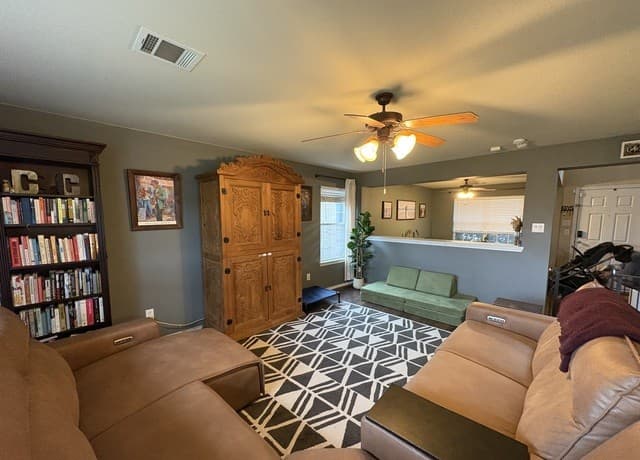 4-bedroom rental at 220 Anvil Pl in Cibolo, TX — photo 4