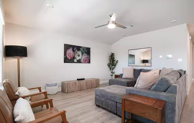 4-bedroom rental at 5536 Jewel Curve in San Antonio, TX — photo 2