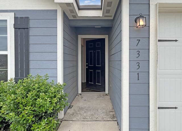 3-bedroom rental at 7331 Anchor Cyn in San Antonio, TX — photo 2