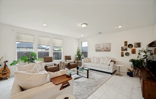 4-bedroom rental at 11315 Asaret in San Antonio, TX — photo 5