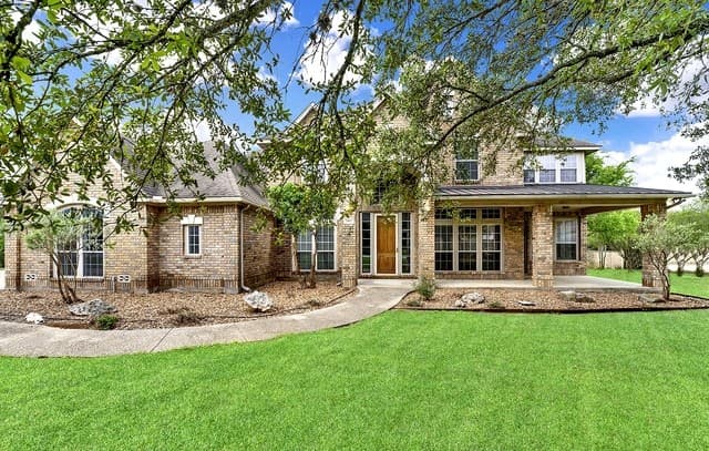 5-bedroom rental at 21107 Paradise Pass in Garden Ridge TX