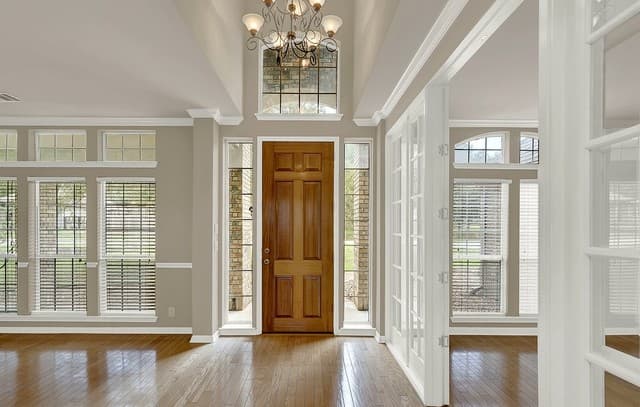 5-bedroom rental at 21107 Paradise Pass in Garden Ridge, TX — photo 4